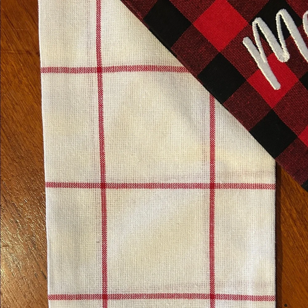NWT Red and Black Plaid Kitchen Towel Set